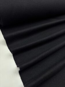 Итальянский шерстяной трикотаж ткань фантастического качества.