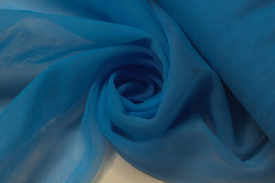 голубой фатин