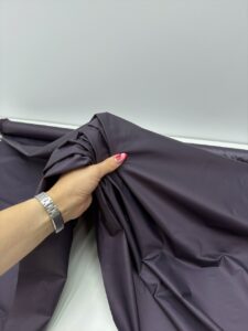 Фиолетовая плащевая ткань